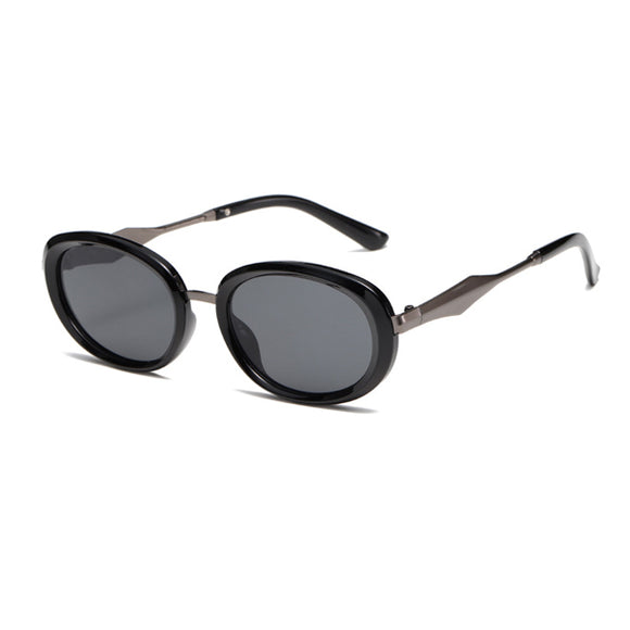 Oval Black Frame Grey Lens Polarized Sunglasses UV 400 Protection 橢圓形黑色框灰色鏡片偏光太陽眼鏡 抗 UV KCSG2227