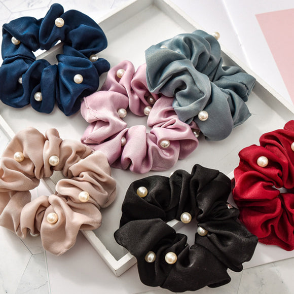 Faux Pearl Satin Scrunchies 人造珍珠緞面髮帶 – Kings Collection