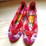 Traditional Handmade Shoes ** Free Gift ** 傳統手工製造紅色繡花鞋 ** 附送贈品 **